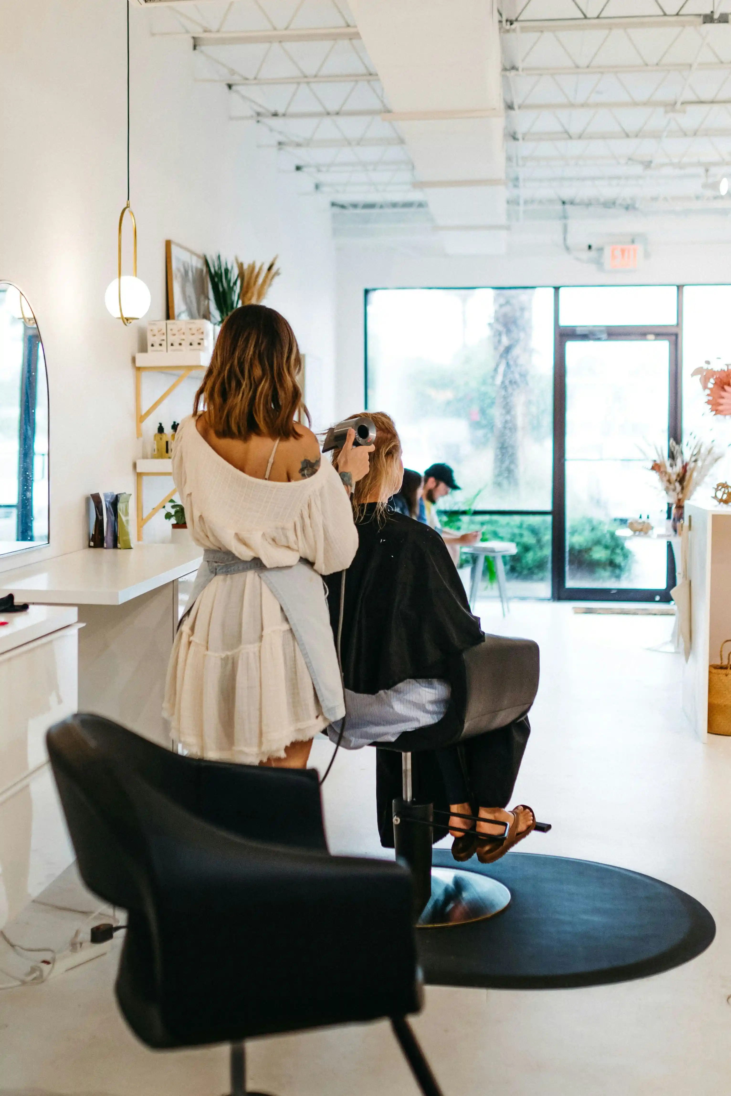 Aesthetic hair spa session detail