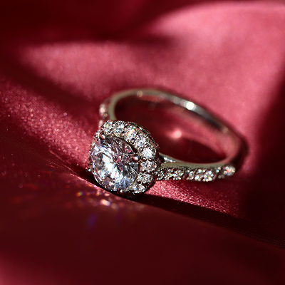 Exquisite Diamond Ring