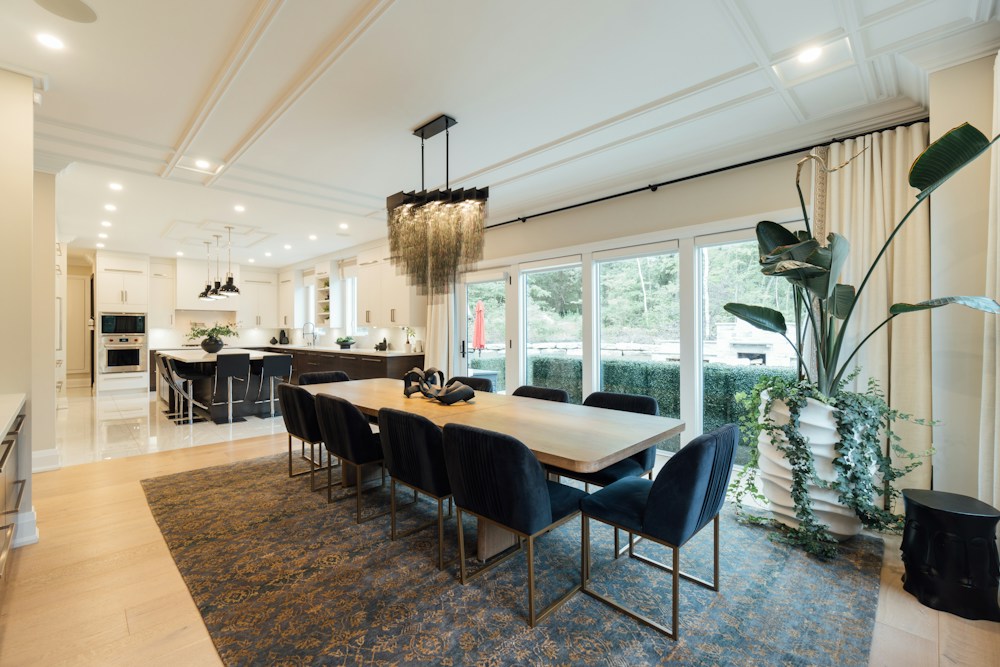 High-end interior fitout execution by LHS Contracting LLP for retail outlets and luxury homes